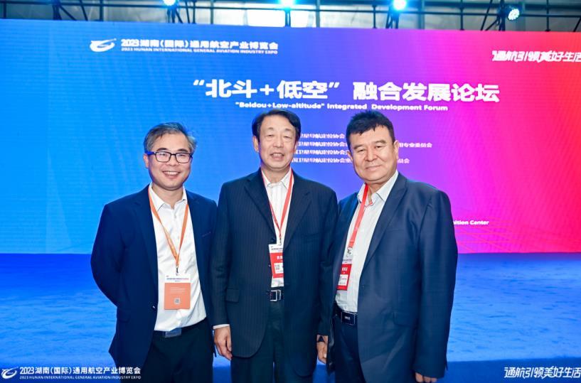 以 “沃野良方” 护土壤健康 | 艾克拜尔・伊拉洪团队绿色肥料惠农纪实(图2) 以 “沃野良方” 护土壤健康 | 艾克拜尔・伊拉洪团队绿色肥料惠农纪实(图2)